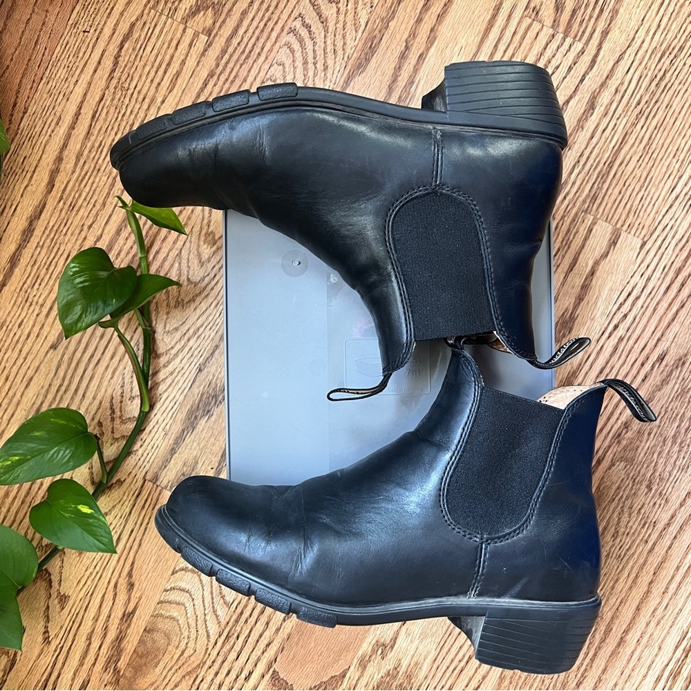 Blundstone Heeled Chelsea Boots - 1671 Black Leather, US 10